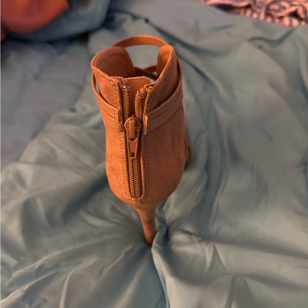 Journee Collection Tan Leather booties - Picture 3 of 5